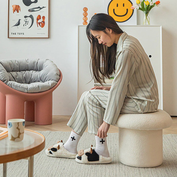 Modern Minimalist Mushroom-Cylinder Vanity Stool with Lambswool Upholstery and Wood Base for Bedroom