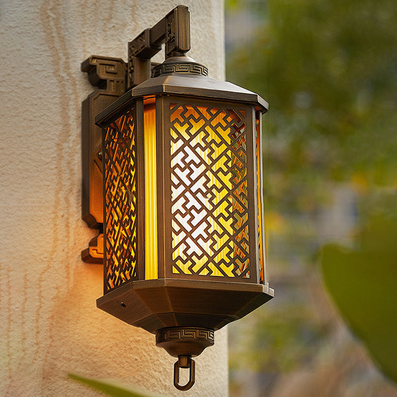Traditional Chinese Pagoda-Style Brushed Aluminum 1-Light Wall Sconce for Outdoor Patio