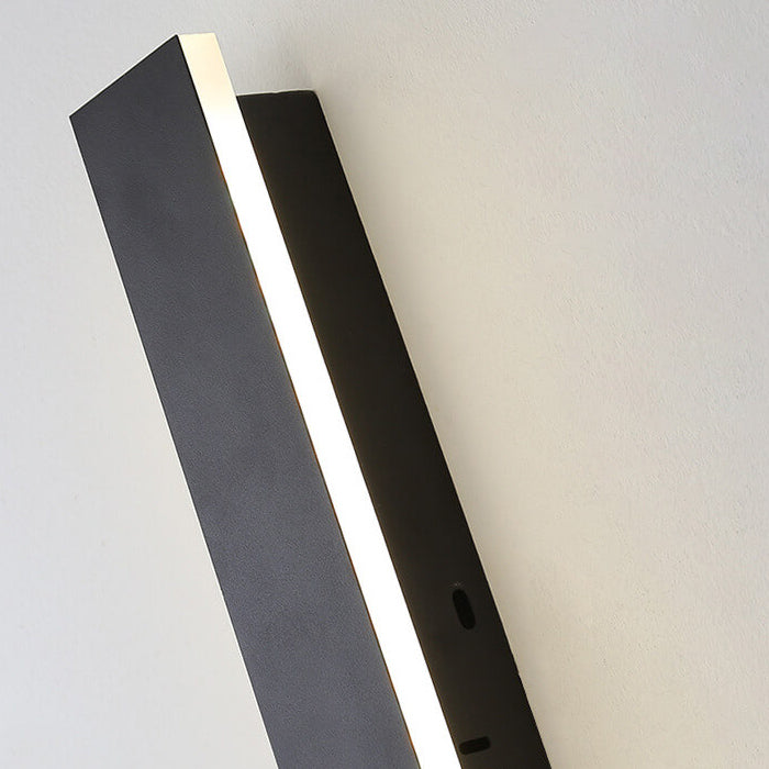Retro Outdoor LED Wall Sconce Lamp - Waterproof Rectangular Strip Light