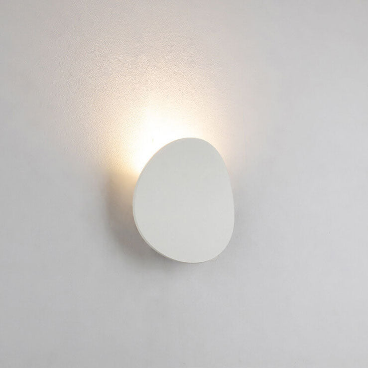 Sleek Round 1-Light LED Wall Sconce for Indoor & Outdoor Use – Minimalist Design