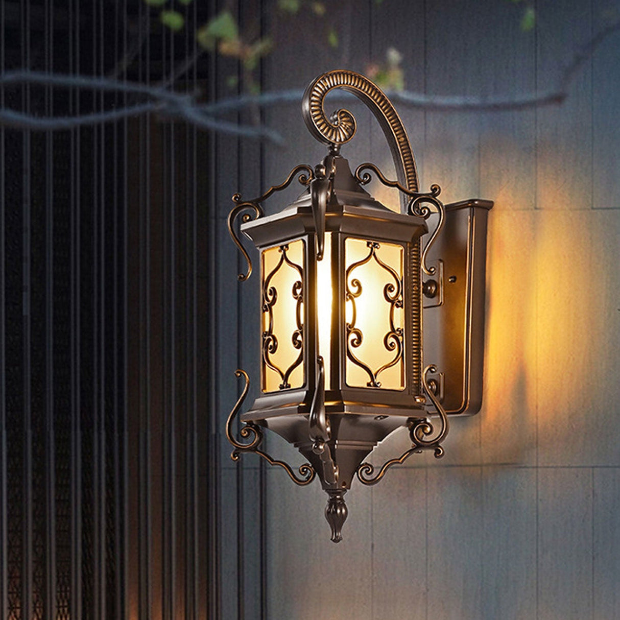 European Palace Outdoor Waterproof 1-Light Wall Sconce Lamp – Elegant Exterior Lighting