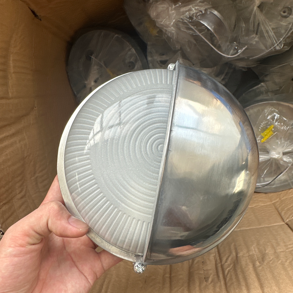 Weatherproof Contemporary Industrial Aluminum 1-Light Wall Sconce with Frosted Round Glass for Outdoor Patio Lighting