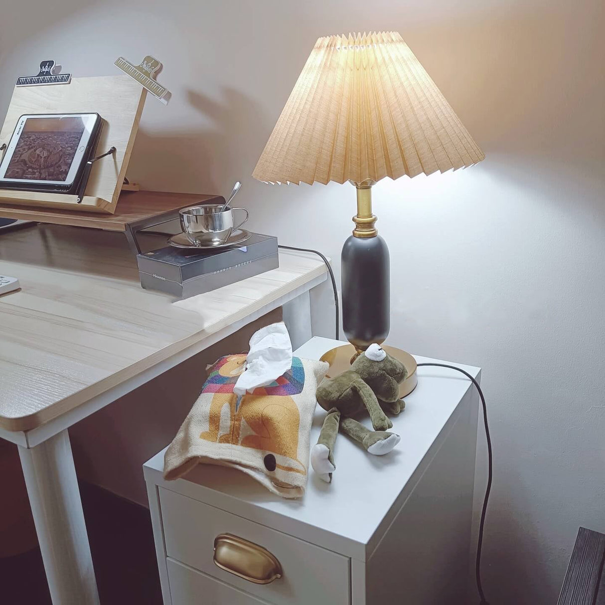 Vintage-Style 1-Light Table Lamp with Pleated Shade and Column Base