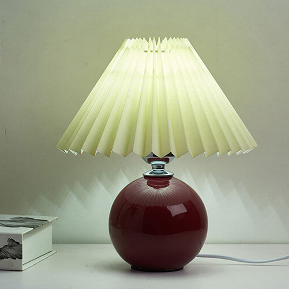 Sleek Nordic Minimalist Ceramic Pleated 1-Light Table Lamp