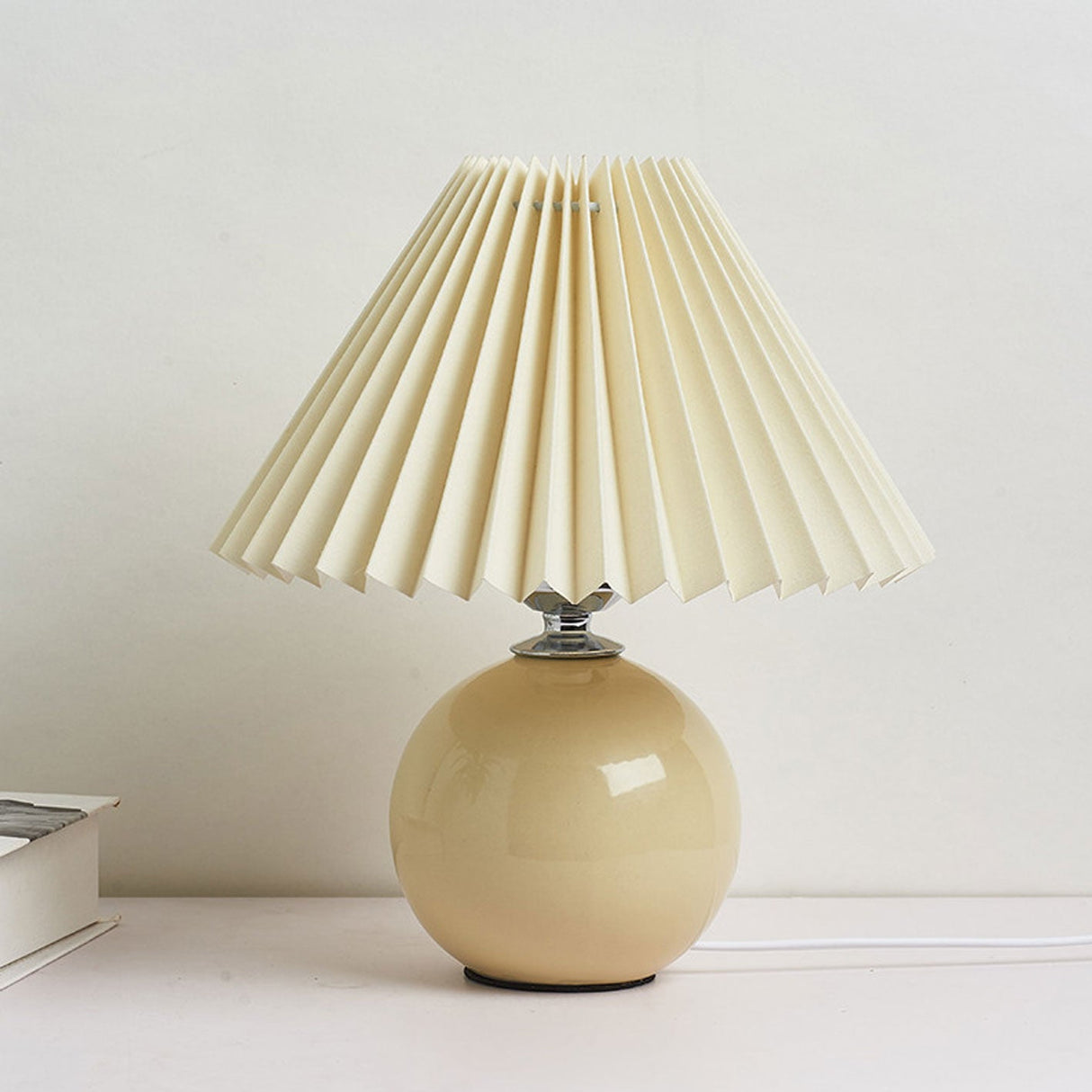 Sleek Nordic Minimalist Ceramic Pleated 1-Light Table Lamp