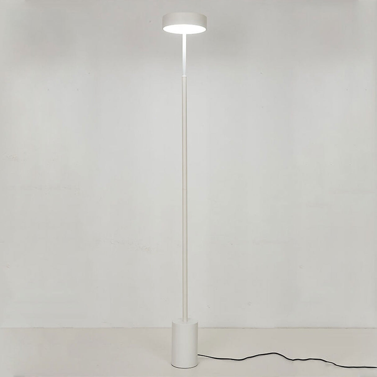 Nordic Minimalist LED Column Floor Lamp – Sleek Tall Standing Light for Modern Homes