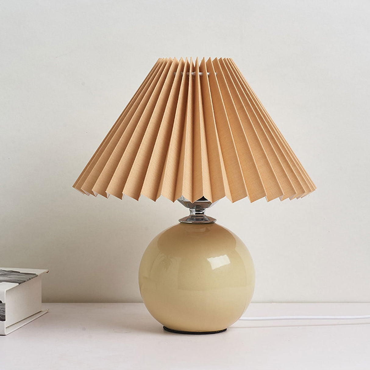 Sleek Nordic Minimalist Ceramic Pleated 1-Light Table Lamp