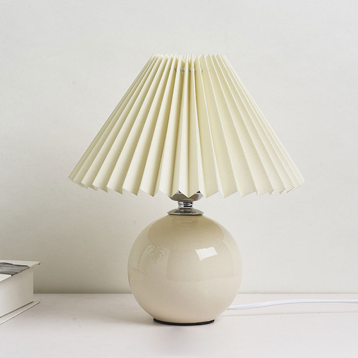 Sleek Nordic Minimalist Ceramic Pleated 1-Light Table Lamp