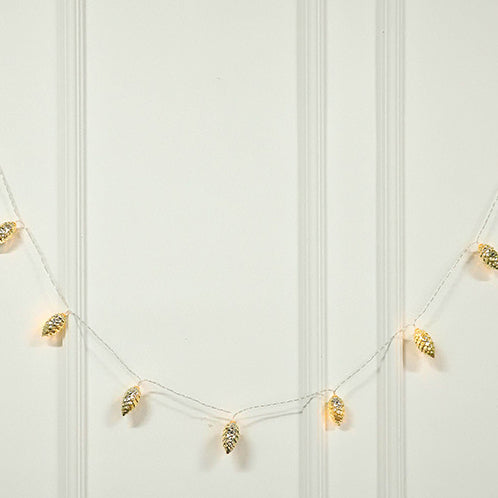 Contemporary Pine Cone LED String Lights – USB/Battery Powered, PE Material, Ideal for Entertainment Room