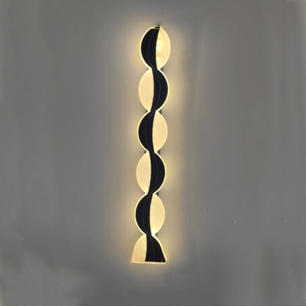 Sleek Modern Solar-Powered Wave LED Wall Sconce – Waterproof Aluminum & Acrylic Strip Lamp for Outdoor Patio