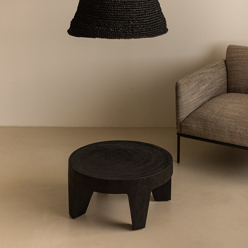 Traditional Rustic Round Coffee Table in Solid Wood – Handcrafted, Low-Profile Sculptural Centerpiece for the Living Room