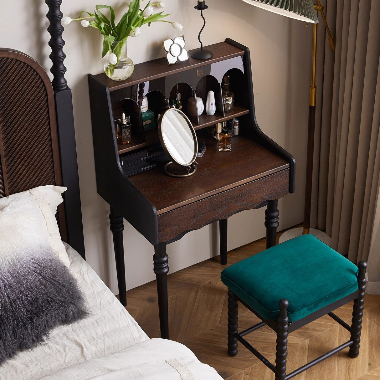 Modern Retro Solid Wood Vanity Desk with Arch Mirror and Roman-Column Accents, Includes Matching Stool for Bedroom