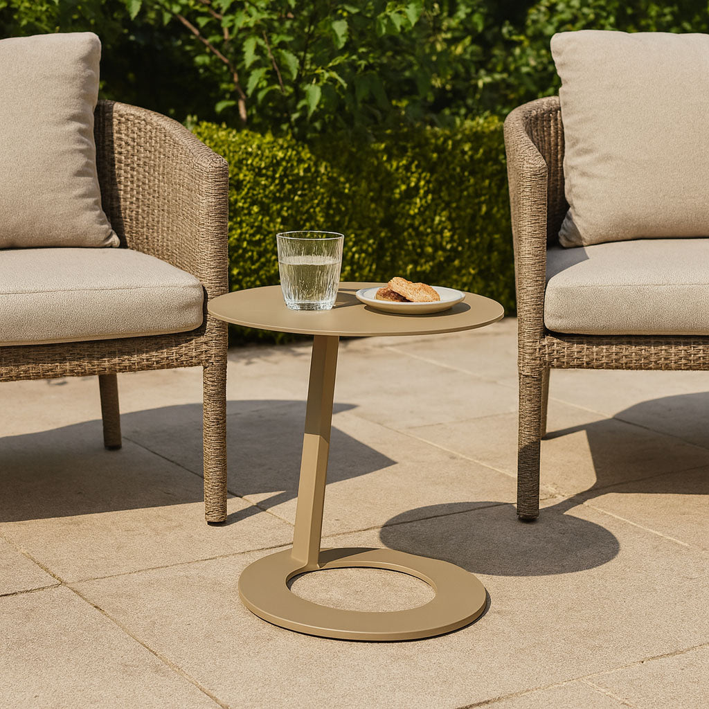 Corrosion-Resistant Round Outdoor End Table – Minimalist 1-Tier Design with Durable Aluminum Frame for Garden & Balcony