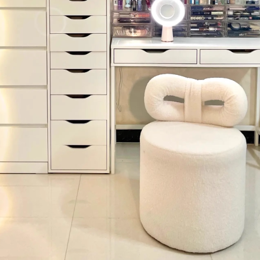 Contemporary Nordic Cream Lambswool Vanity Stool – Solid Wood, Cylinder-Bow Backrest, Bedroom-Ready