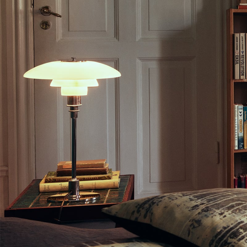 Amber Glass Table Lamp in Scandinavian Style – Warm, Minimalist Lighting for Modern Homes