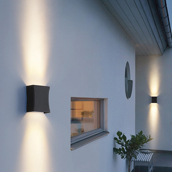 Sleek Modern Outdoor LED Wall Sconce Lamp — Waterproof Square-Column Design