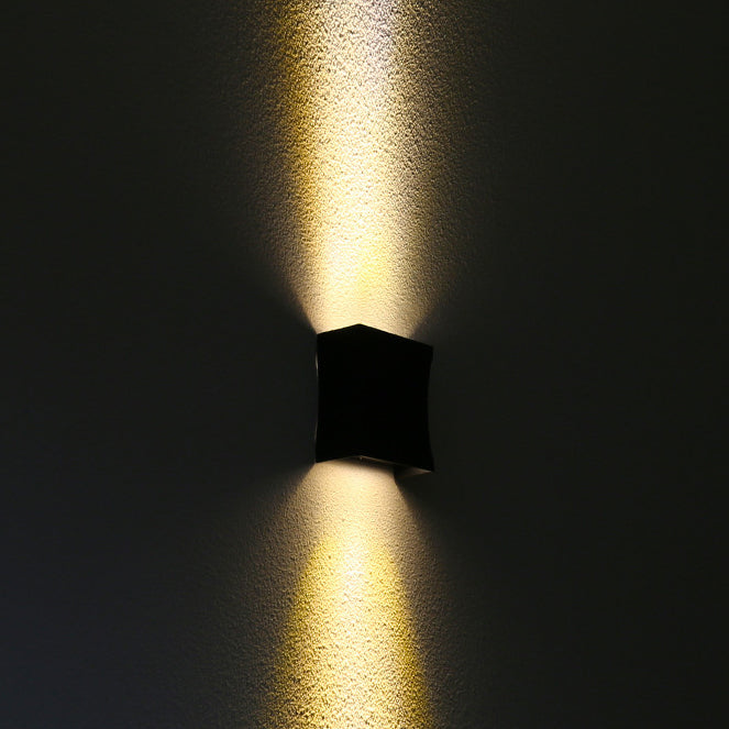 Sleek Modern Outdoor LED Wall Sconce Lamp — Waterproof Square-Column Design