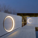 Sleek Modern Minimalist Crescent-Circle Stainless Steel LED Wall Sconce – Waterproof, Ideal for Outdoor Patio