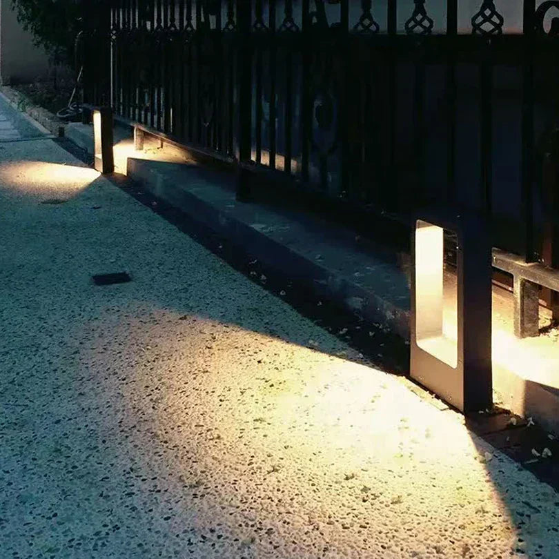 Elegant Modern Ground Garden Light with Durable Weather-Resistant Construction