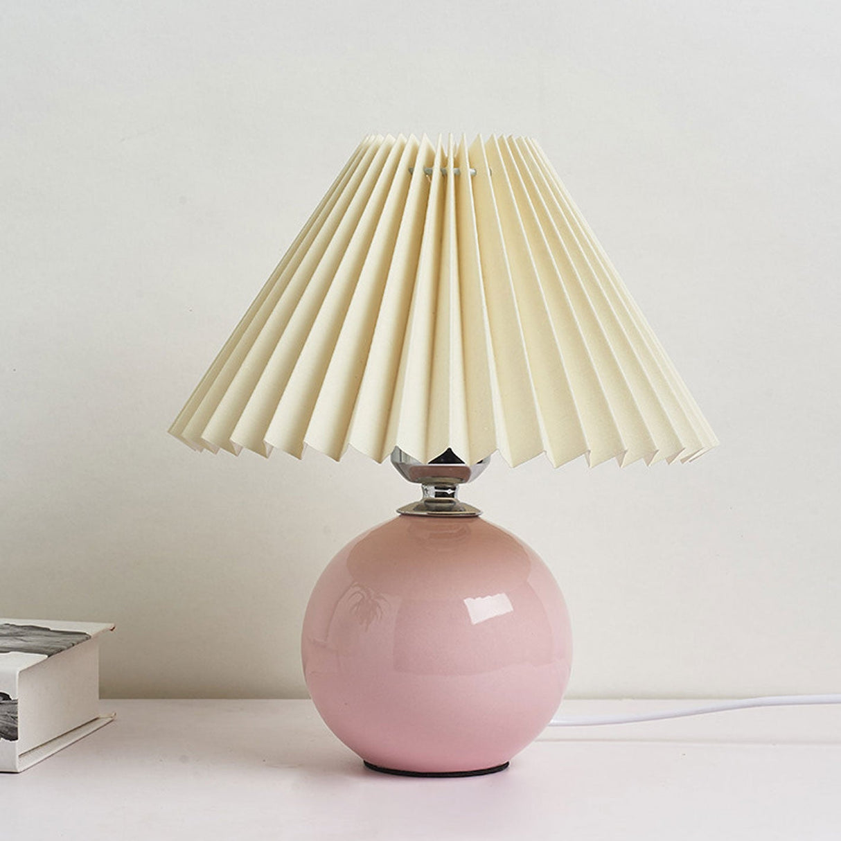 Sleek Nordic Minimalist Ceramic Pleated 1-Light Table Lamp