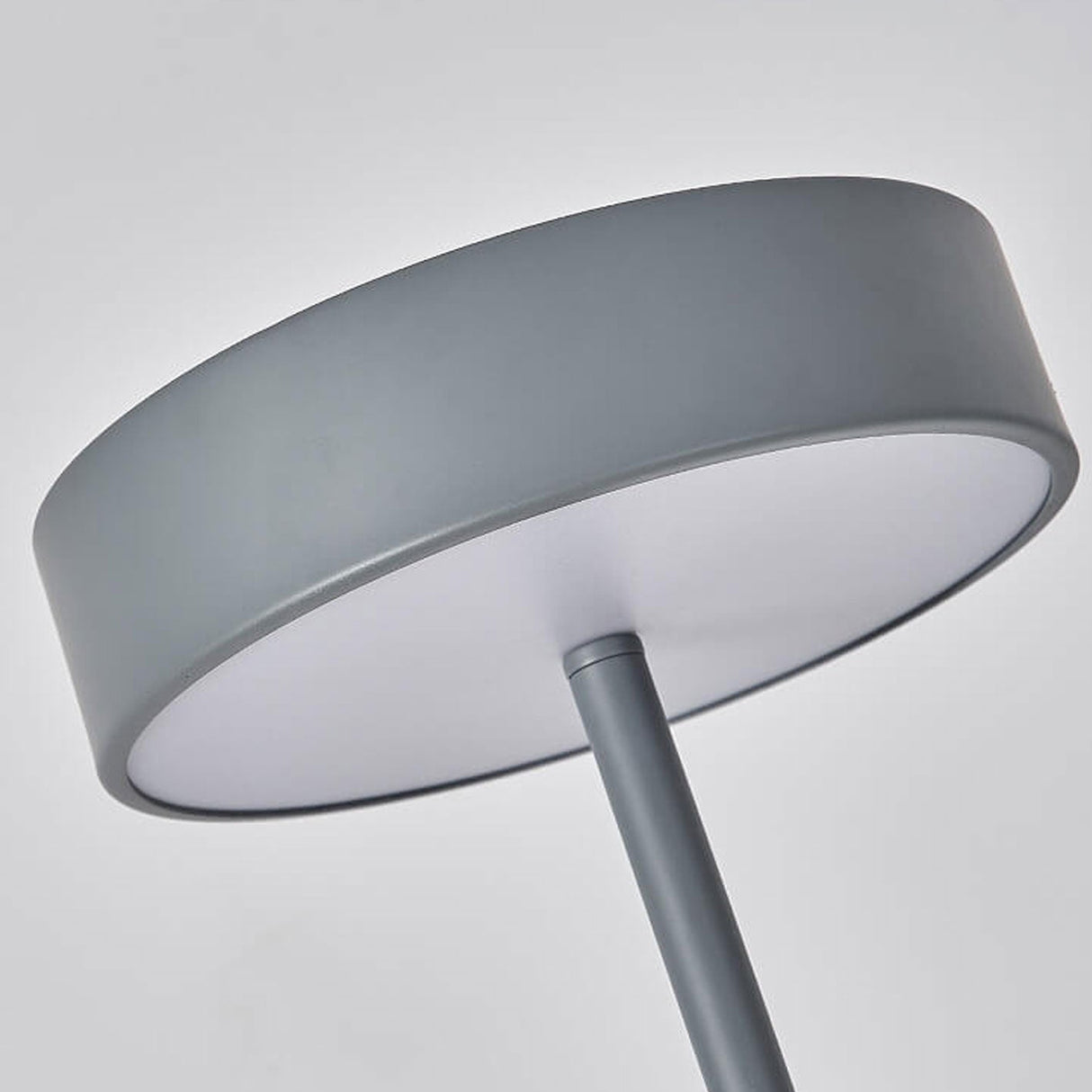 Nordic Minimalist LED Column Floor Lamp – Sleek Tall Standing Light for Modern Homes