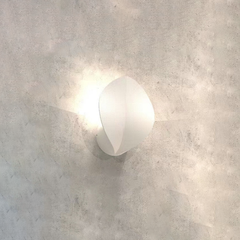Nordic Contemporary Waterproof Aluminum LED Wall Sconce — Multishape Four-Leaf Clover Elliptical Design for Outdoor Patio