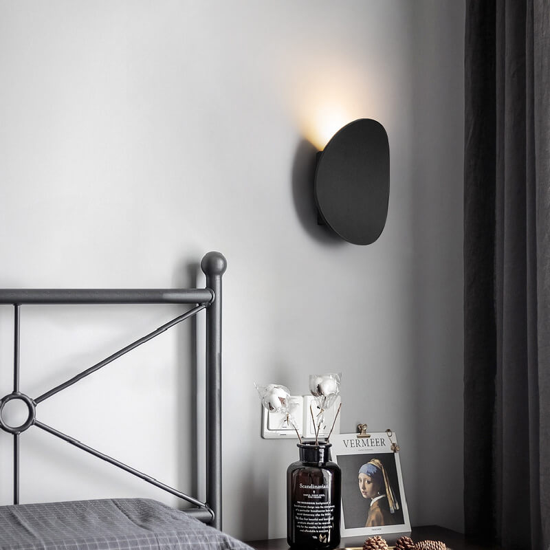 Sleek Round 1-Light LED Wall Sconce for Indoor & Outdoor Use – Minimalist Design
