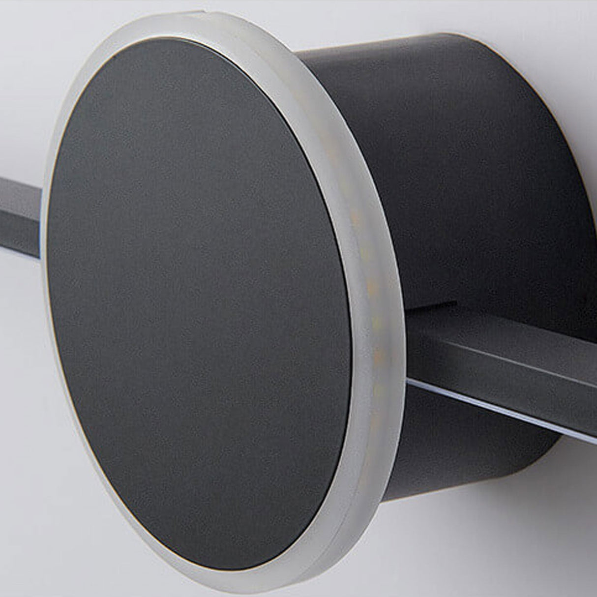 Nordic Minimalist Long-Disc LED Vanity Light Wall Sconce – Modern, Energy-Efficient Illumination