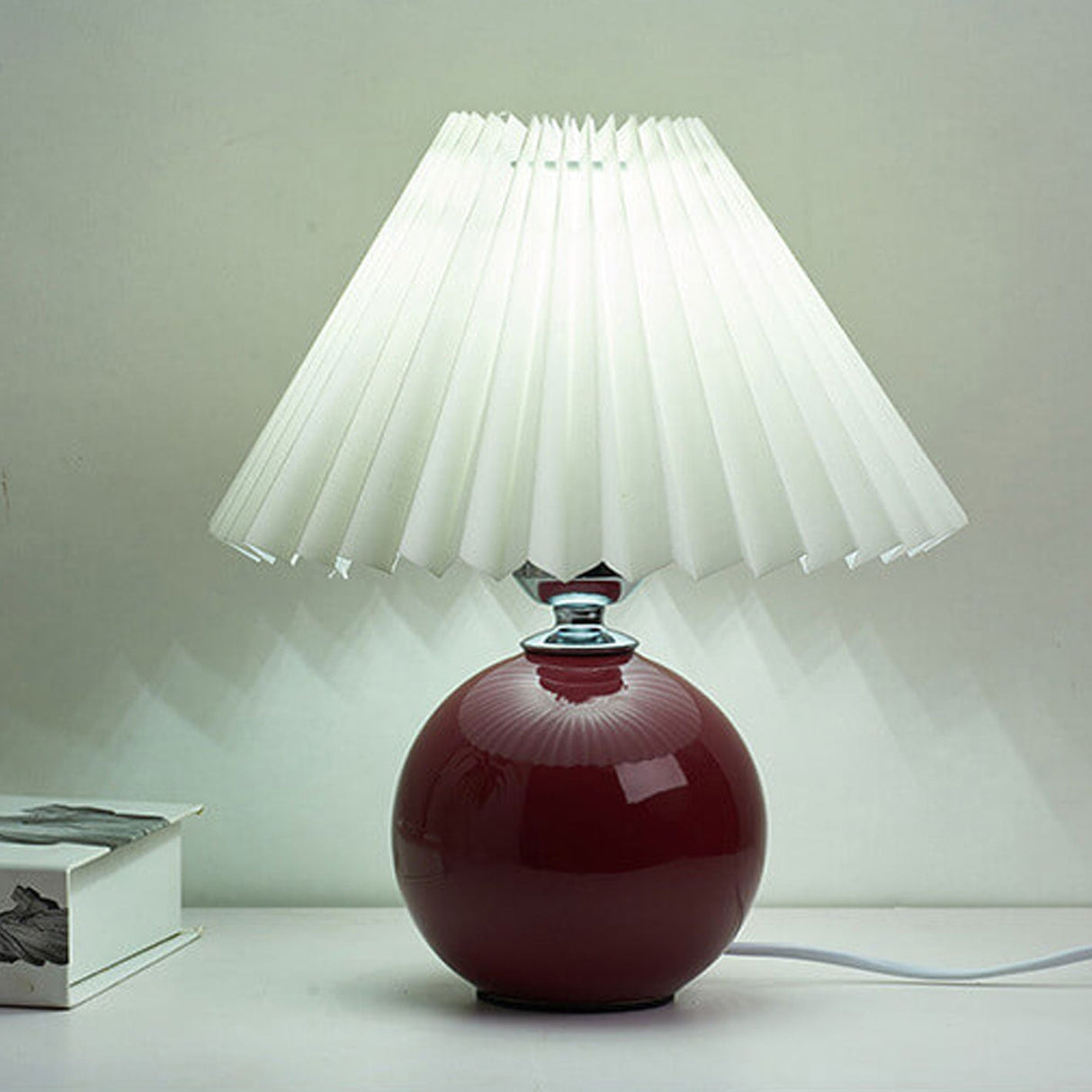 Sleek Nordic Minimalist Ceramic Pleated 1-Light Table Lamp