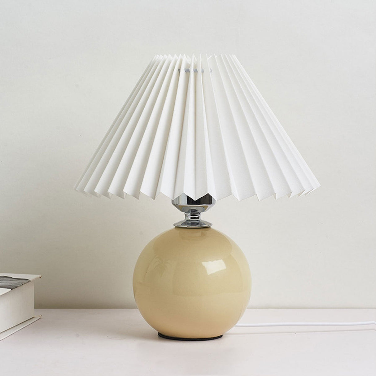Sleek Nordic Minimalist Ceramic Pleated 1-Light Table Lamp