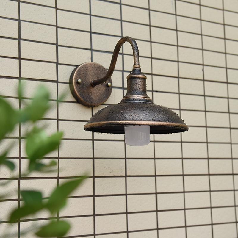 Contemporary Industrial Round Pot-Lid Style Wall Sconce - 1-Light Outdoor Patio Lamp with Curved Rod Iron Shade