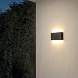 Sleek Modern Minimalist Waterproof Rectangle Aluminum LED Outdoor Wall Sconce Light for Patio