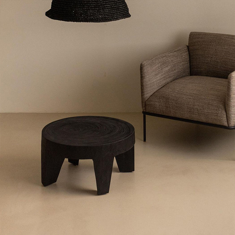 Traditional Rustic Round Coffee Table in Solid Wood – Handcrafted, Low-Profile Sculptural Centerpiece for the Living Room