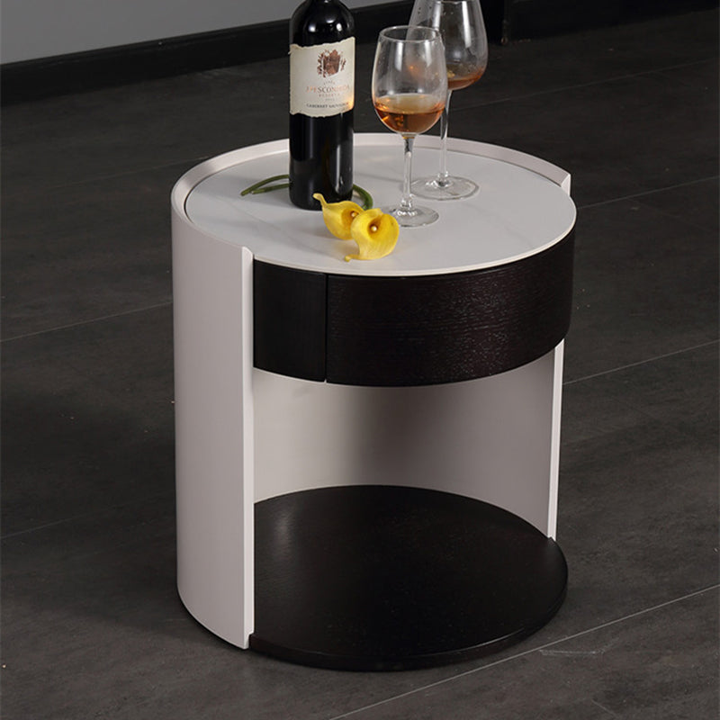Modern Luxury Round Veneered Nightstand with Solid Wood Texture – Curved Bedside Table with One Drawer for Bedroom