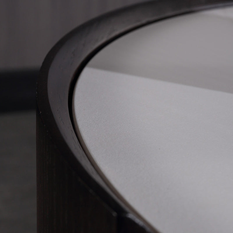 Modern Luxury Round Veneered Nightstand with Solid Wood Texture – Curved Bedside Table with One Drawer for Bedroom