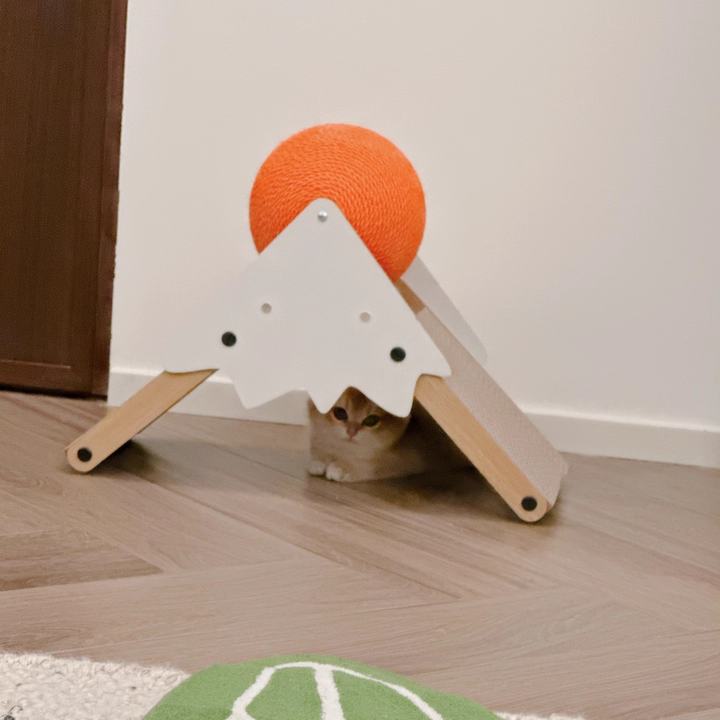 Contemporary Triangular MDF Cat Tree with Corrugated Paper and Sisal – Snow Mountain Design for Bedroom