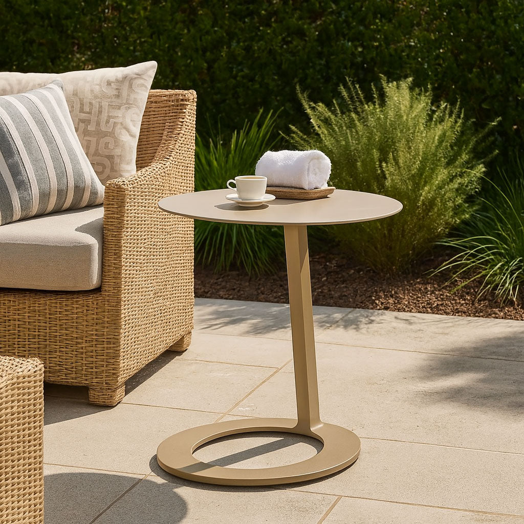 Corrosion-Resistant Round Outdoor End Table – Minimalist 1-Tier Design with Durable Aluminum Frame for Garden & Balcony