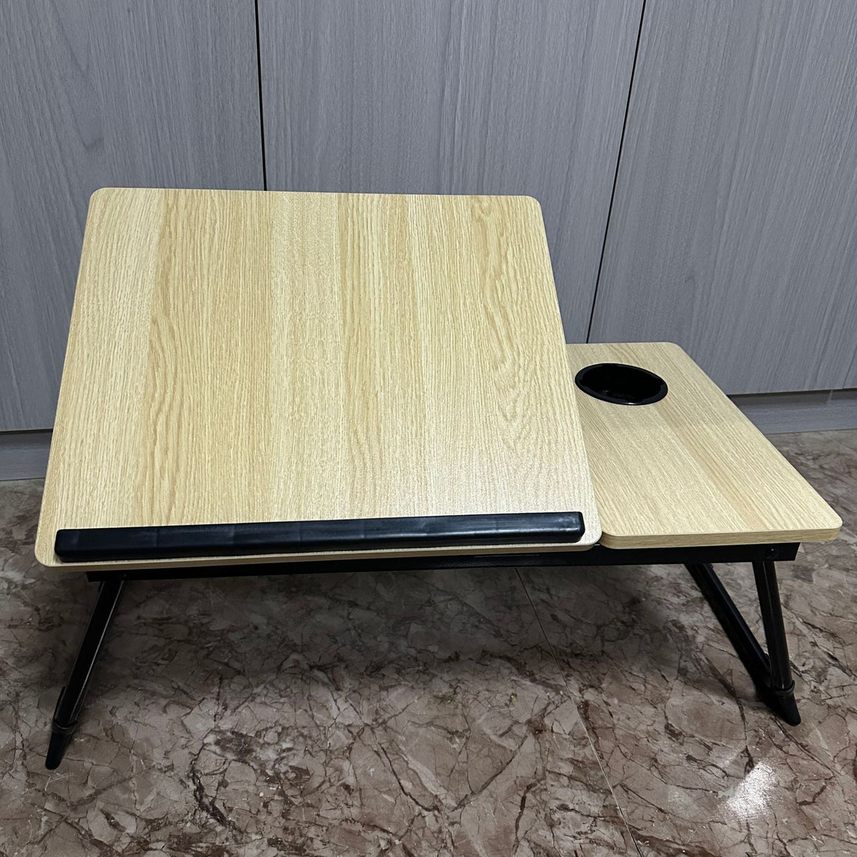 Nordic Contemporary Desk – Carbon Steel & MDF, Rectangular, Foldable, Angle-Adjustable, 2-Tray Saucer, Ideal for Study