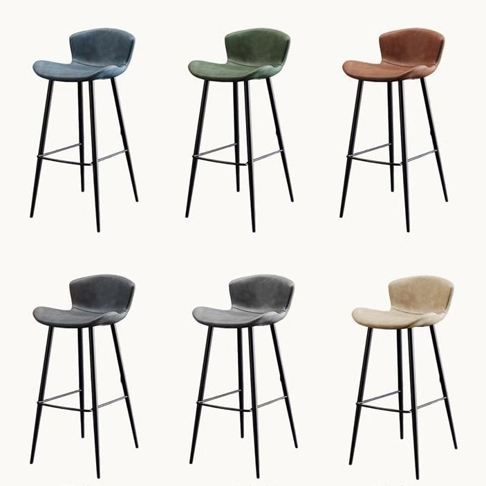 Contemporary Scandinavian Curved Faux Leather Bar Stool with Carbon Steel Frame, High-Leg Design & Footrest for Dining Room