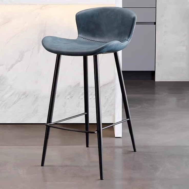 Contemporary Scandinavian Curved Faux Leather Bar Stool with Carbon Steel Frame, High-Leg Design & Footrest for Dining Room