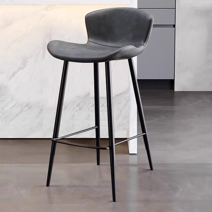 Contemporary Scandinavian Curved Faux Leather Bar Stool with Carbon Steel Frame, High-Leg Design & Footrest for Dining Room