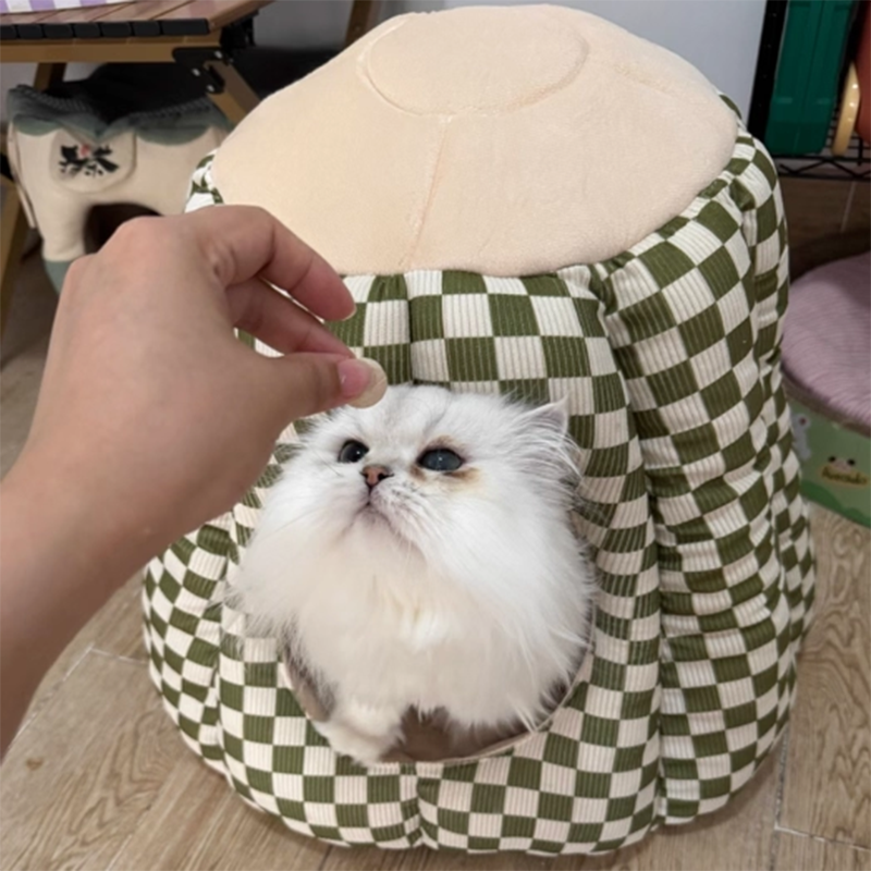 Contemporary Nordic Pineapple Crystal Flannelette PP Cotton Washable Dog & Cat Bed – One-Hole Entrance, Living Room Ready