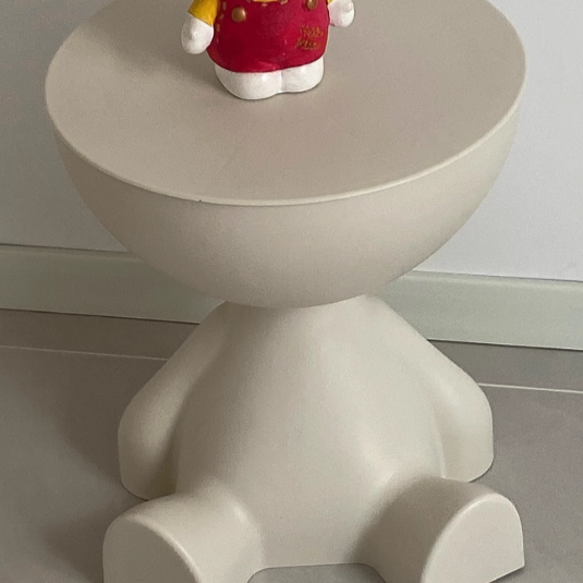 Contemporary Bear-Shaped Round Plastic Side Table for Living Room