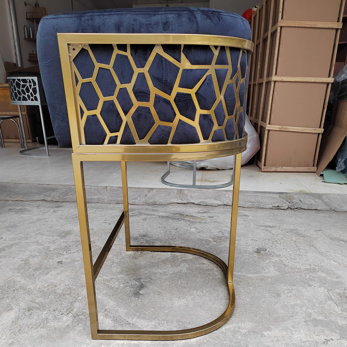Contemporary Luxury Arc PU Leather Bar Stool with Upholstered Backrest and Footrest – Metal Frame for Dining Room