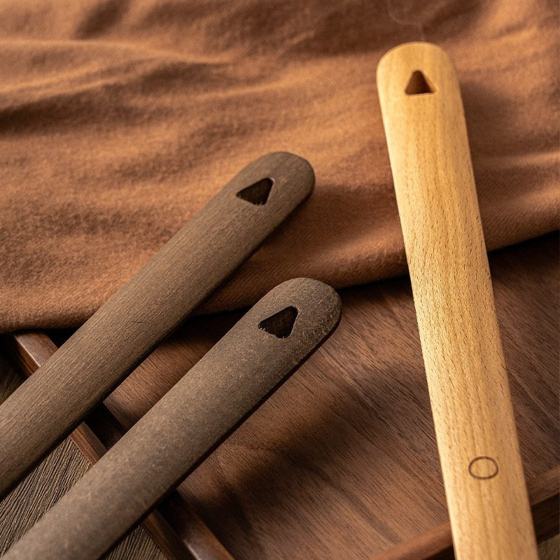 Wooden Long-Handle Magnetic Shoehorn for Effortless On and Off