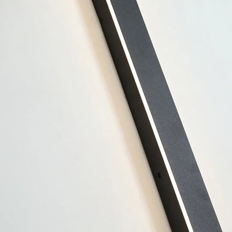 Sleek Black Minimalist Linear Dimmable LED Outdoor Wall Light - IP65 Weatherproof